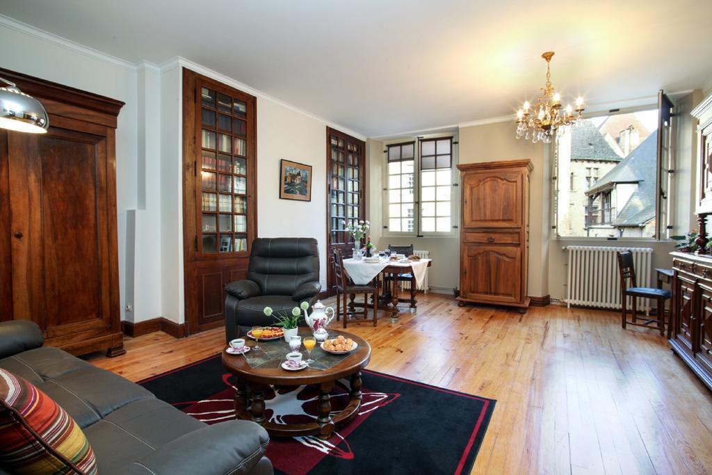 In Sarlat Luxury Rentals, Medieval Center - Maison Fenelon Exterior photo