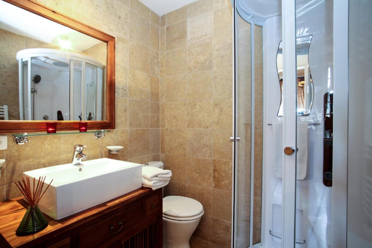In Sarlat Luxury Rentals, Medieval Center - Maison Fenelon Exterior photo